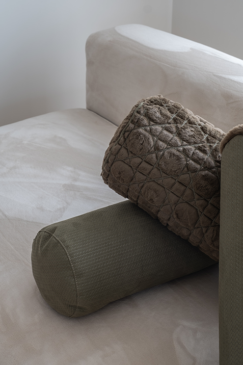 Cylindrical Cushion 12