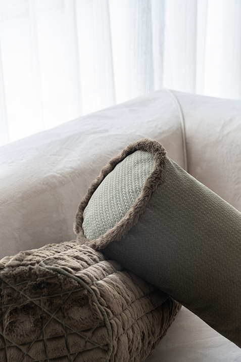 Cylindrical Cushion 11