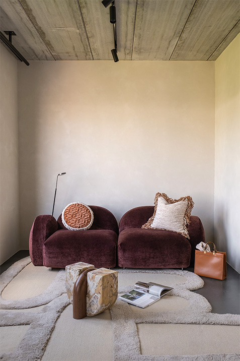 the Bahamian sofa 5